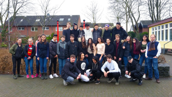 Gewinnerklasse der Spendenaktion für die Hürther Tafel der Friedrich-Ebert Schule Hürth