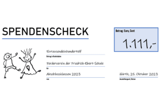 Spendenscheck der 10er Abschlussklassen 2023 der Friedrich-Ebert Schule Hürth für den Förderverein 01